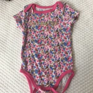 Juicy Couture baby girl floral onesies one piece snap embroidered logo size 3-6M